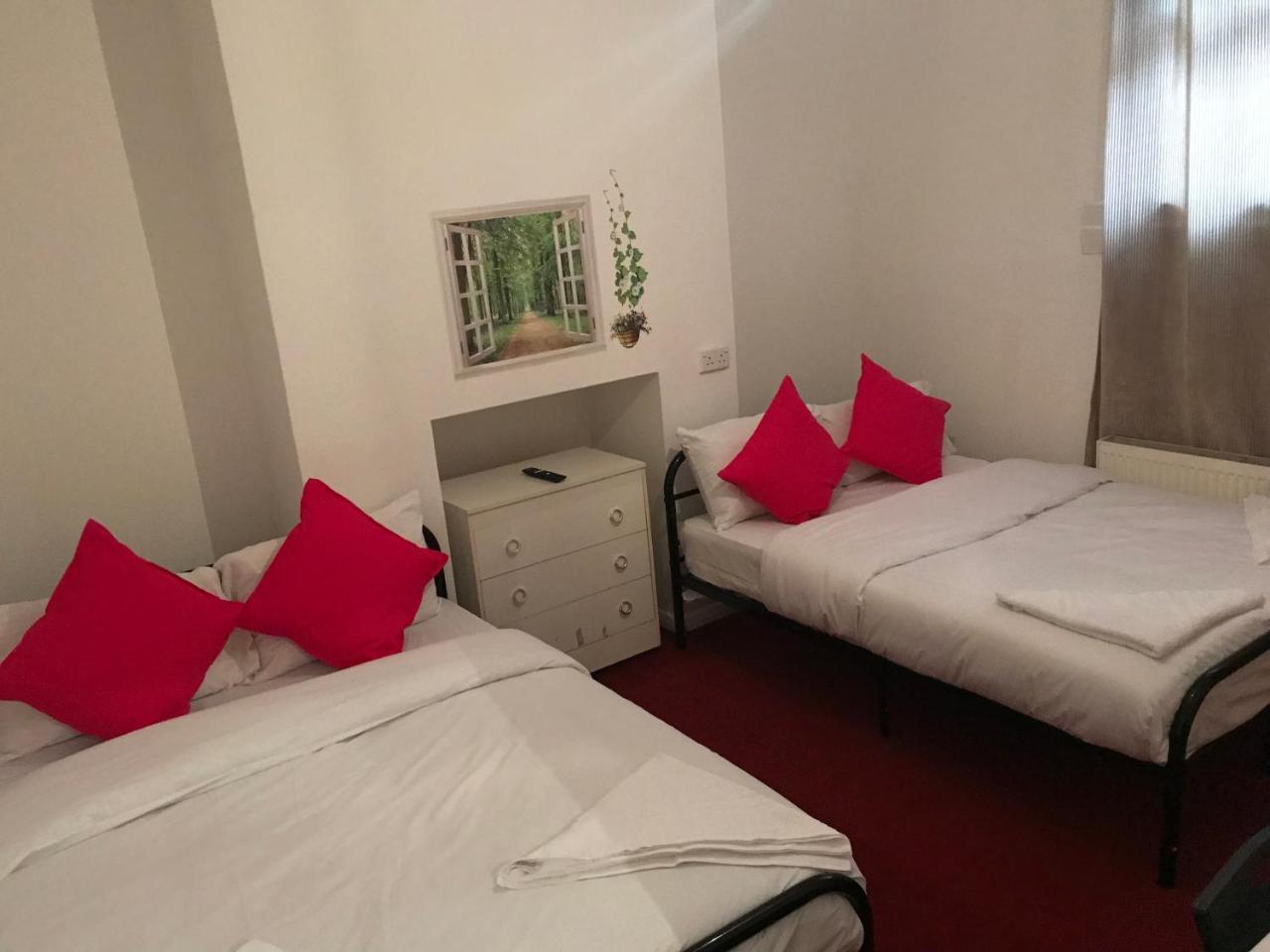 Poplar Guest House ลอนดอน ภายนอก รูปภาพ
