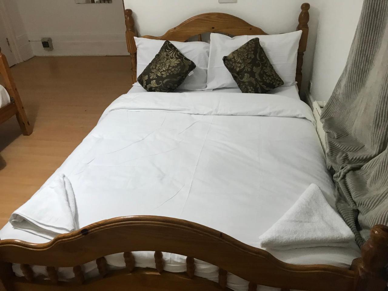 Poplar Guest House ลอนดอน ภายนอก รูปภาพ