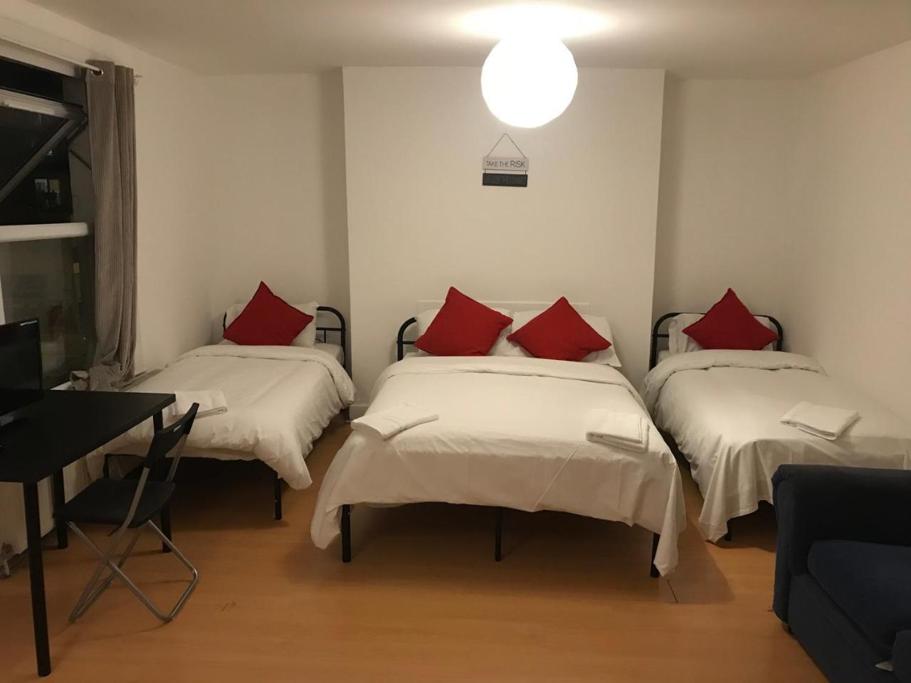 Poplar Guest House ลอนดอน ภายนอก รูปภาพ