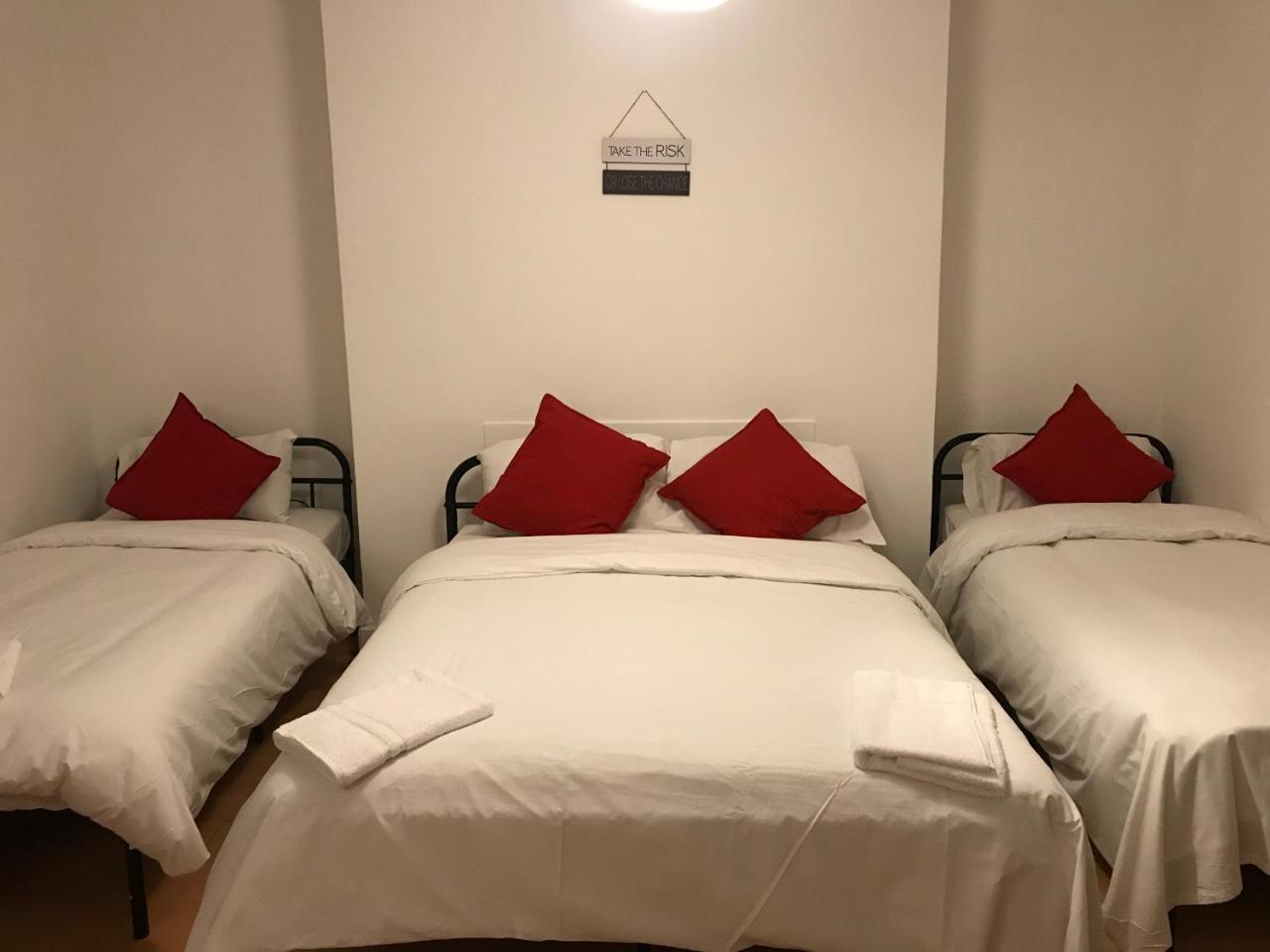 Poplar Guest House ลอนดอน ภายนอก รูปภาพ