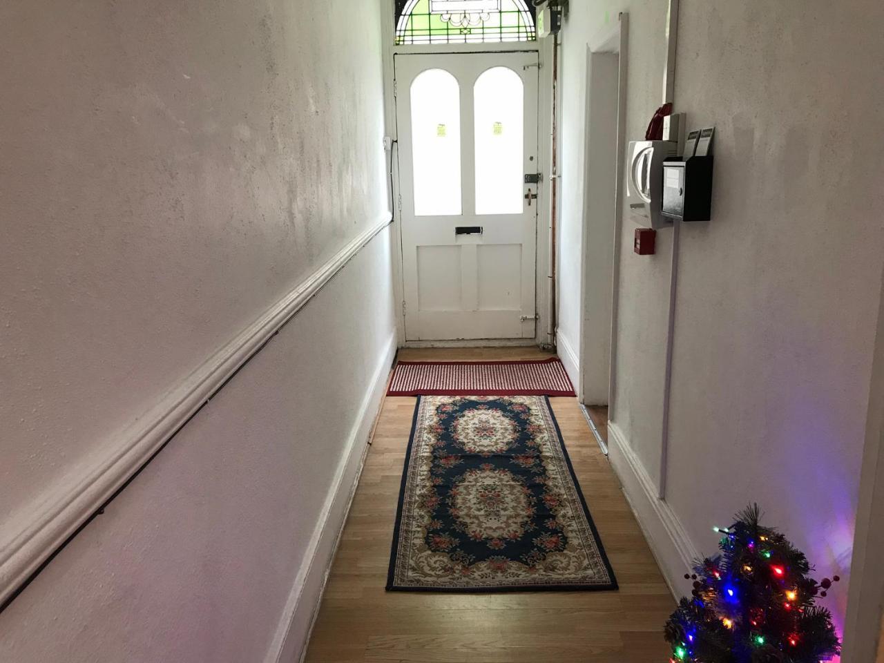 Poplar Guest House ลอนดอน ภายนอก รูปภาพ